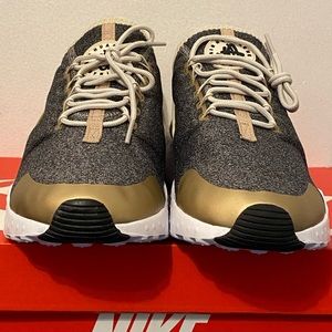 Nike Huarache Sneakers